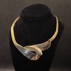 Women’s Vintage Choker Collar Necklace Gold Tone Locking Clasp