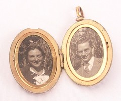 Antique BB Yellow Gold Filled Black Enamel Seed Pearl Flower Basket Locket