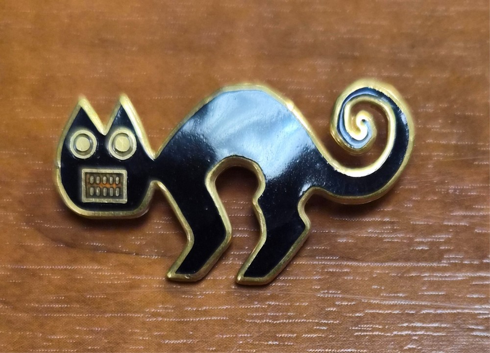 Vintage MMA 1985 Signed Metropolitan Museum Of Art Black Enamel Cat Brooch / Pin