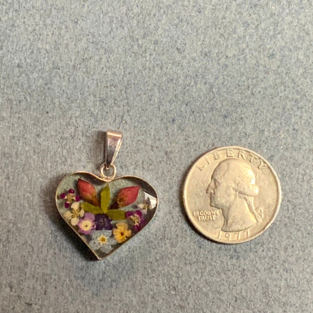 Real Flowers Heart Pendant Silver Resin Valentine Love Retro BoHo Vintage Granny