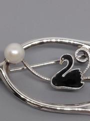 Vintage Cygnet Swan Brooch Cultured Pearl Black Enamel Original Box