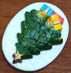 Vintage 80’s Hong Kong Festive Christmas Tree Holiday Pin / Brooch