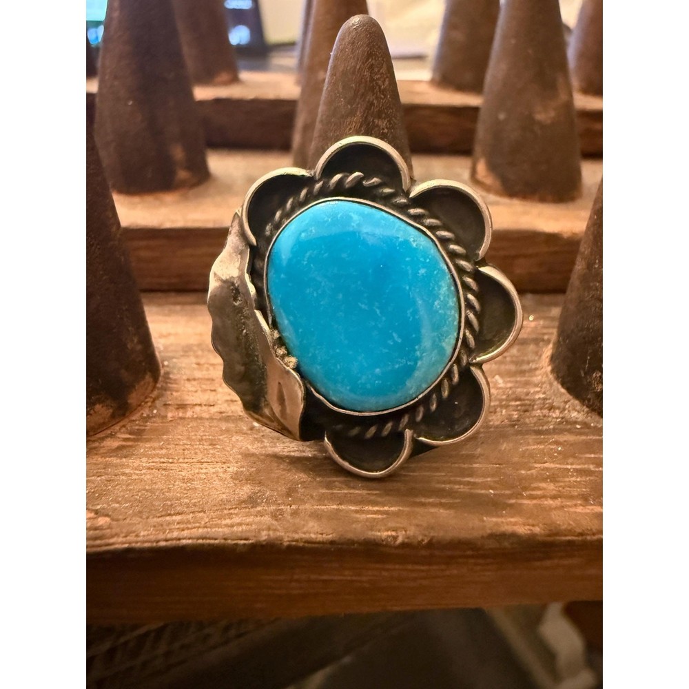 Native-Made Vintage Turquoise and Sterling Silver Ring Sz. 6