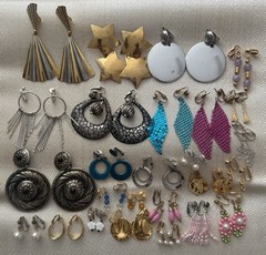 Vintage To Now Lot Of 26 PRs Clip On Earrings Lightweight Dangle Multiple Colors