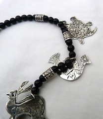 28″ LONG SOUTHWESTERN STERLING SILVER TURTLE BIRD RABBIT ONYX BEAD NECKLACE