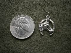 Horse Head in Horseshoe Vintage Silvertone Bracelet Charm Pendant 1.1g