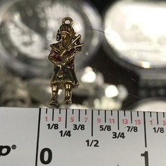 9K Vtg Scottish Full Highland Dress Enamel Bag Piper Kilt Charm Pendant 3.0 Gr