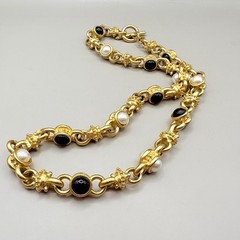 Opulent Vintage 24” Gold-Tone Link Necklace with Faux Pearl & Onyx Cabochons
