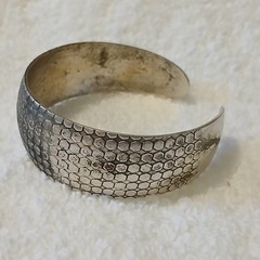 Vintage Silver Tone Hammered Cuff Bracelet Wide Adjustable Hexagon Pattern