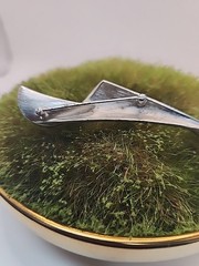 Vintage Silvertone Ribbon Brooch Pin Signed Crown Trifari – 3.5 x .5 Inches