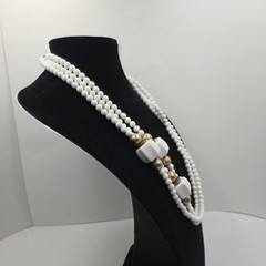 Dauplaise VTG White Beaded Necklace 30″ Gold Tone Long Statement Modernist