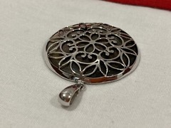 Vintage TH 14k Solid White Gold Mother Of Pearl Filigree MOP Round Pendant 4.13g