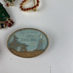 Vintage Christmas Brooch/Earring Lot. Christmas trees, Stockings, Presents.