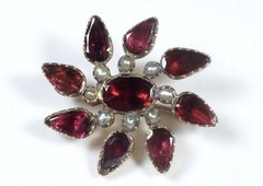 PRETTY ANTIQUE GEORGIAN ENGLISH 15K GOLD PEARL & GARNET PENDANT BROOCH c1820