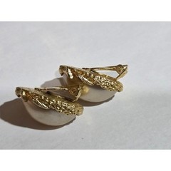 Lot of 4 Vintage Faux Pearl Gold Tone Clip On Costume Earrings