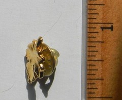Fashion – Pin .5″ x .75″ Gold-Tone Leaf – 12