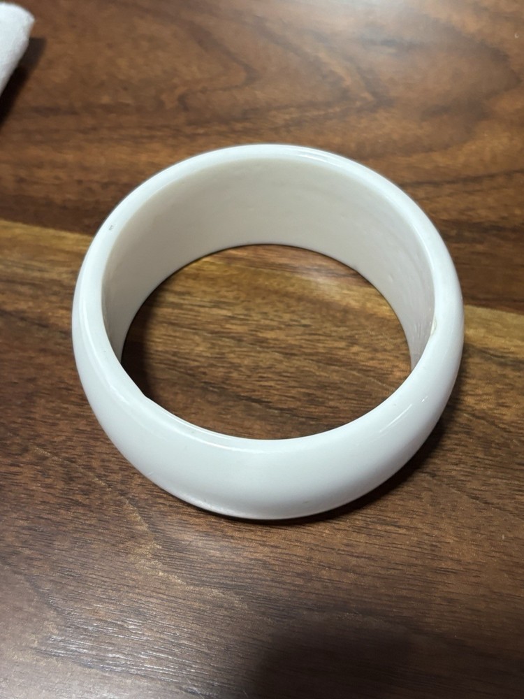 Vintage Lucite Resin Acrylic Bangle Bracelet Barnelli Creations WHITE Wide