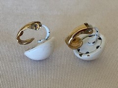 Vintage White Painted Metal Small Stud Button Earrings – Clip On