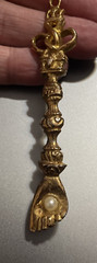 VTG Bar Brooch Scepter Staff 3 1/2″s Crown top Faux Pearl in hand