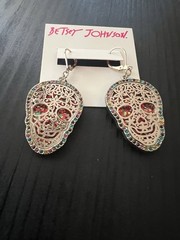 Betsey Johnson Skull Earrings Rare – G2