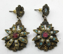 VTG UNUSUAL Off white faux pearl 1 rhinestone mis blue gold tone FLOWER Earring