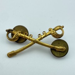 AMICO Crossed Sword Lapel Pins Gold Tone Military Style Uniform Brooch 1.5in