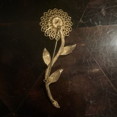 VTG Filigree Flower Brooch Pin w Clear AB Margarita Rivoli Crystal Gold Tone 4”