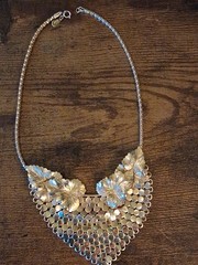 !!! Hobe Gold Tone Leaf Design Vintage Style Necklace Very Elegant !!!