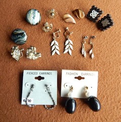 COSTUME FASHION JEWELRY: Vintage Earrings, Clips & Pierced, Very Good Condition