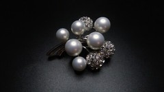 Vintage Whiting Davis Faux Pearl Rhinestone Brooch 4.5cm BB9