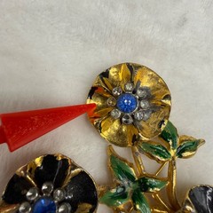Vintage Pot Metal Enamel Rhinestone Flower Brooch Gold Tone READ
