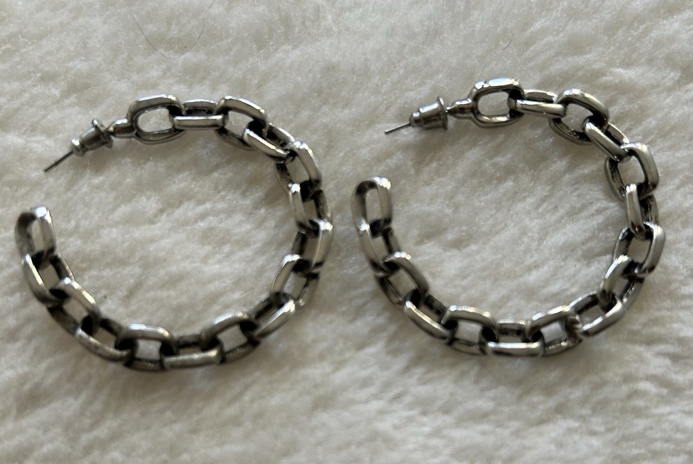 Vintage 90s Interlocking Silver Tone Link Large Hoop Pierced Earrings~ 1 1/2”