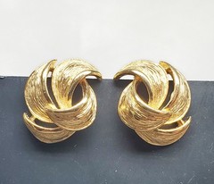 Vintage Signed Givenchy Gold Tone Swirl Clip Earrings 21mm X 18mm Paris New York