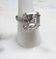 Beautiful Sterling Silver Clear Stone Cocktail Ring ~ Size 8 ~ 8.8g ~ 3-K195