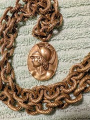 SIGNED MMA METROPOLITAN MUSEUM OF ART COIN LIKE NECKLACE CHUNKY CHAIN