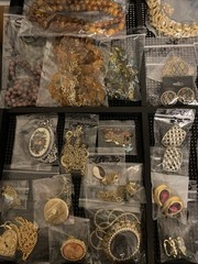 Sarah Coventry Vintage Estate Good Mixed Jewelry Bag Weighs 4 Lbs – 70 Pieces