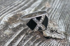Vintage Sterling Silver Black Onyx & Cubic Zirconia Ring – Size 7.5