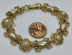 Florenza Vintage 7” Signed Faux Pearls Goldtone Ornate Bracelet (1407)