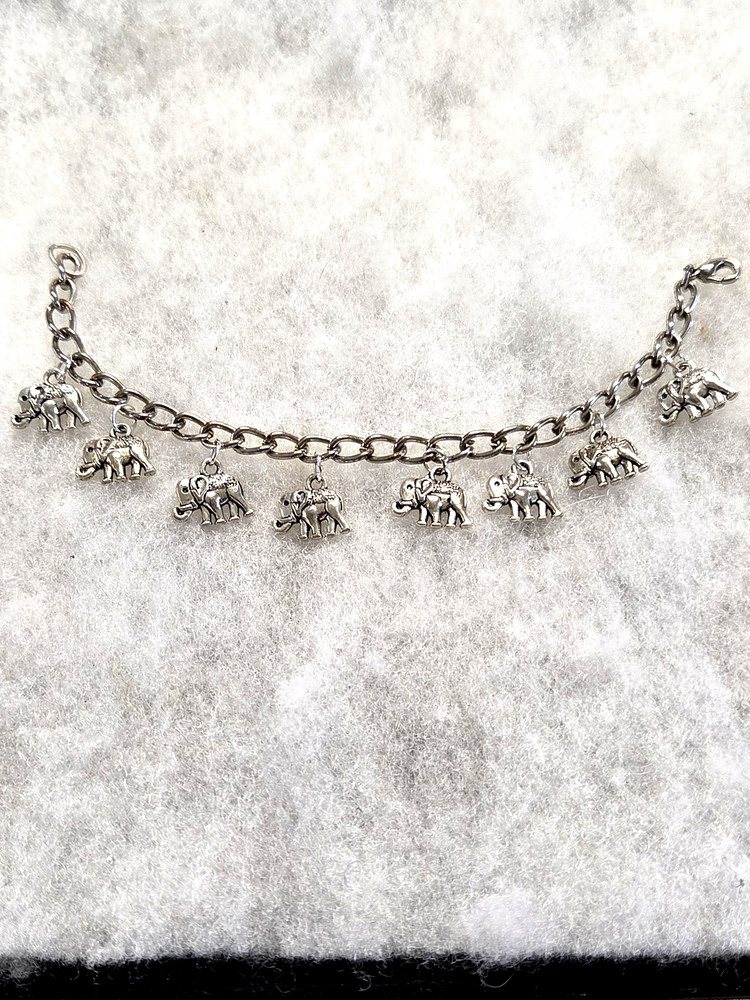 Vtg mod silver tone chain Elephant charm Bracelet