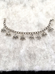 Vtg mod silver tone chain Elephant charm Bracelet