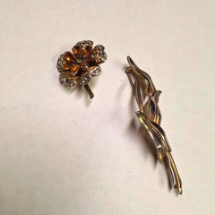 Antique gold tone flower Brooch Art Deco 1920 – 30’s citrine color stone broken