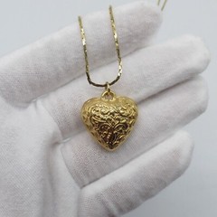 VTG Lady Remington Puffy Heart Pendant Necklace Gold Tone Repousse Chasing 38″