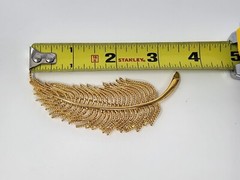 Signed MONET Textured Gold Tone Fern Leaf Feather Brooch Pin Vintage 3.5 Inches