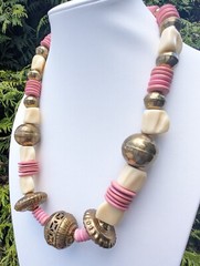 Vintage Hippie Boho Chic Pink Gold Ivory Beads Costume Statement Necklace