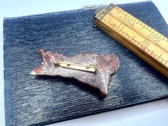 Vintage 1980s Carved Red Stone Gemstone Wolf Dog Brooch NOS Ro-Do IL