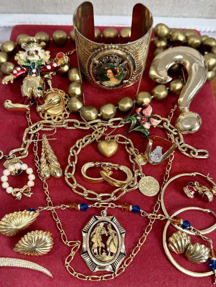 Vintage Estate Costume Jewelry Lot ! MONET, AVON and more!