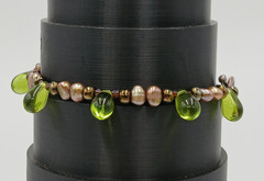 VTG 925 Green Teardrop Crystal and Pearl Bracelet 7in Sterling Silver 7g Toggle
