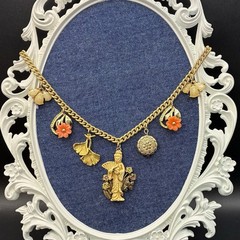 Vintage Estate Assemblage of Charms & Trinkets. 1940’s Japan, Geisha, Flowers