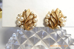 VTG CROWN TRIFARI PEARL & RHINESTONE BROOCH / PIN & EARRINGS SET