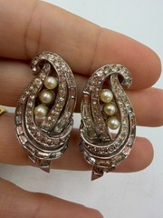 Vintage Earrings Clip On Rhinestone Boucher Signed Knot Climber Silvertone PJ